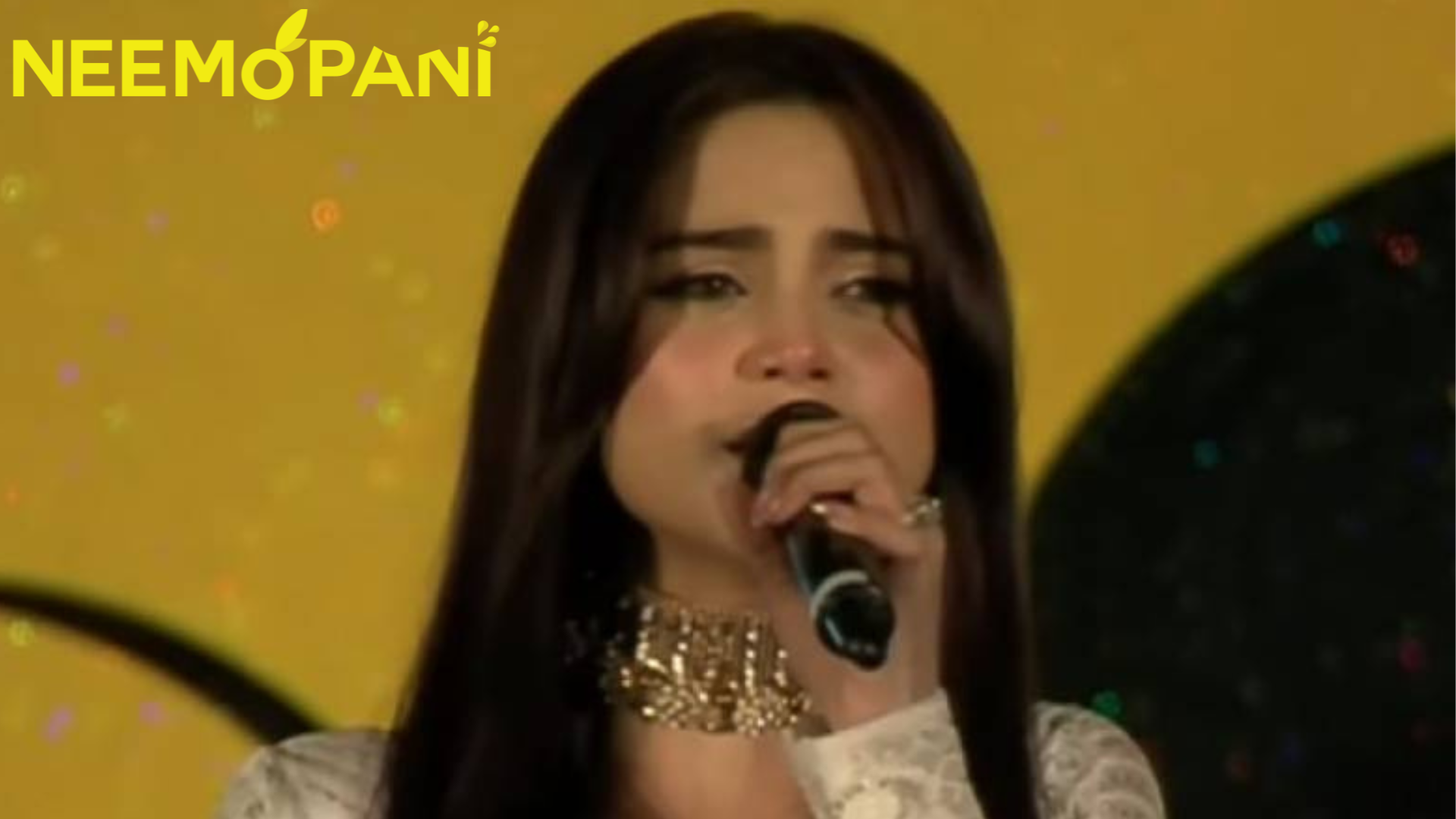 Aima Baig at PSL 8 squirmed Twitteratis