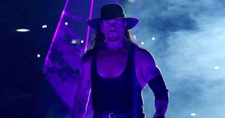 Photo: Undertaker Given Dallas Cowboys Jersey - WWE Wrestling News