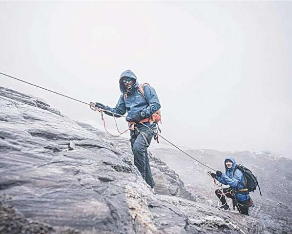 Lahore-based Ahmed Uzair and Anum Uzair have become the first Pakistani couple to summit the world’s eighth-highest peak Mount Manaslu