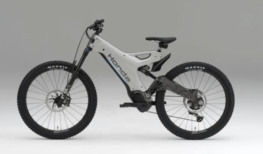 Honda Unveils First e- Bike in Japan Mobility Show