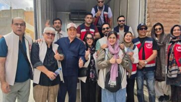 Pakistani Stars Visit Palestinian Children, Deliver 500 Food Parcels