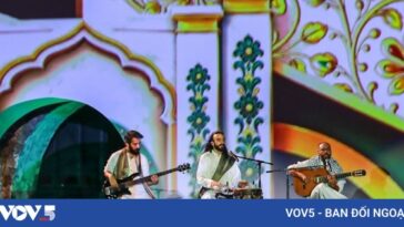 Ancient Poetry, Modern Sounds Hit Hanoi